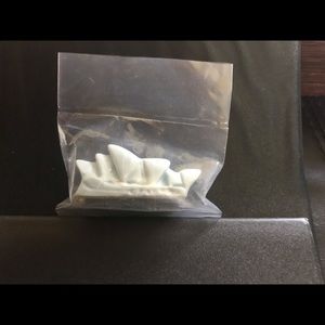 Red Rose Wade Figurine Sydney Opera House